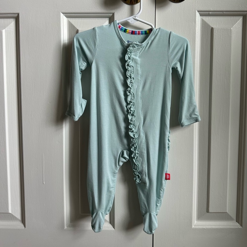 Magnetic Me Sea Foam Green Ruffle Butt Footie, 0-3 month, NWOT